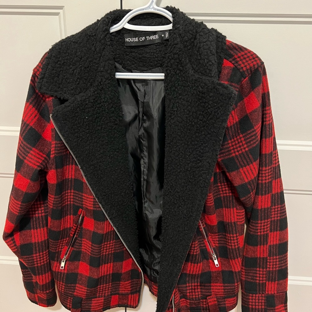 Plaid Sherpa jacket. Size 6